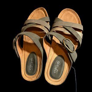 Euro Soft size 9.5 velcro closure never worn